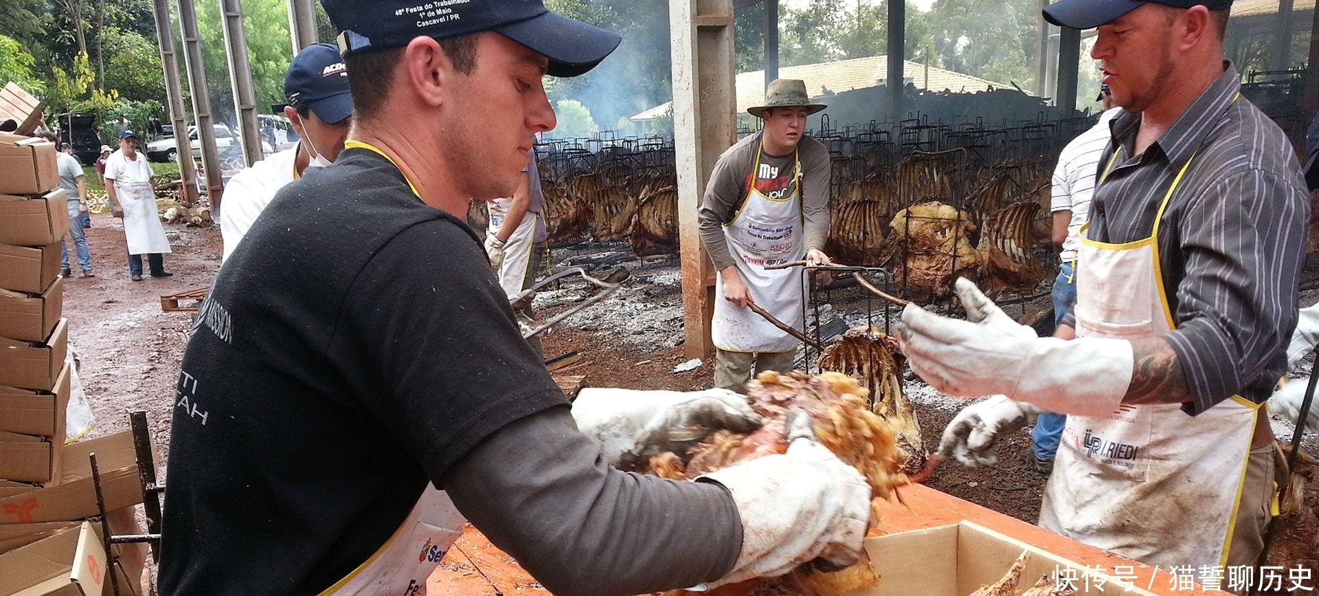 意大利|意大利烤猪排,一块50斤直接烤,简单粗暴,这才是吃肉!