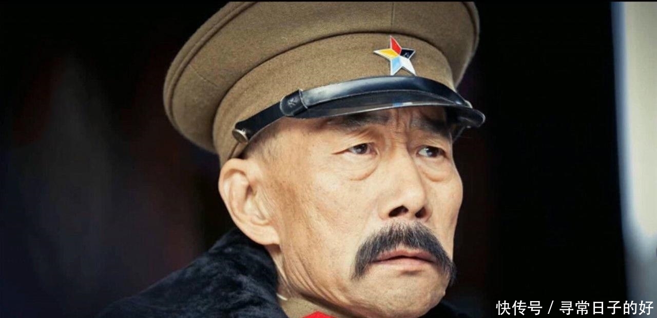 重重地|张作霖深夜回府, 被门卫士兵用枪指着大骂, 他大喜: 给我重重地赏