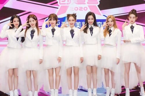  颜引热议|硬糖少女关闭滤镜后，王艺瑾张艺凡变化不大，希林娜素颜引热议！