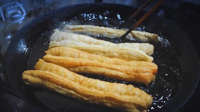  早餐|早餐晚做，让早上多睡半小时美容觉。低脂美味，百搭的牛奶吐司