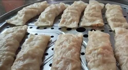  看着|面粉不要再做馒头了，教你新吃法，晶莹剔透有营养，看着就想吃