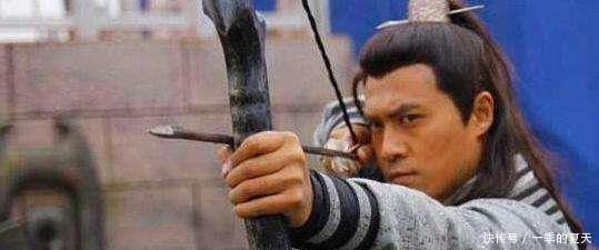 枪刺|漂亮女敌将娶了我，就献关，大将好，献关后大将一枪刺死她