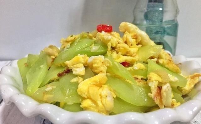 美食|美食推荐鱼香煎豆腐,泡菜锅,莴笋炒鸡蛋,老醋拌海蜇的做法