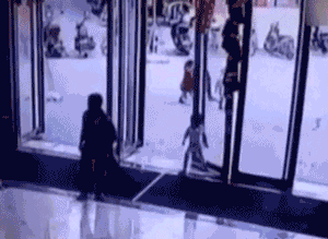  救救|“妈妈，救救我！” 也许你的孩子正面临着一样的危险！所有人都该看看