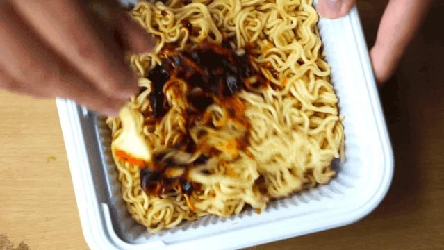 泡面|温州便利店的这些新奇泡面,我们测评后发现ZUI好吃的竟然是……