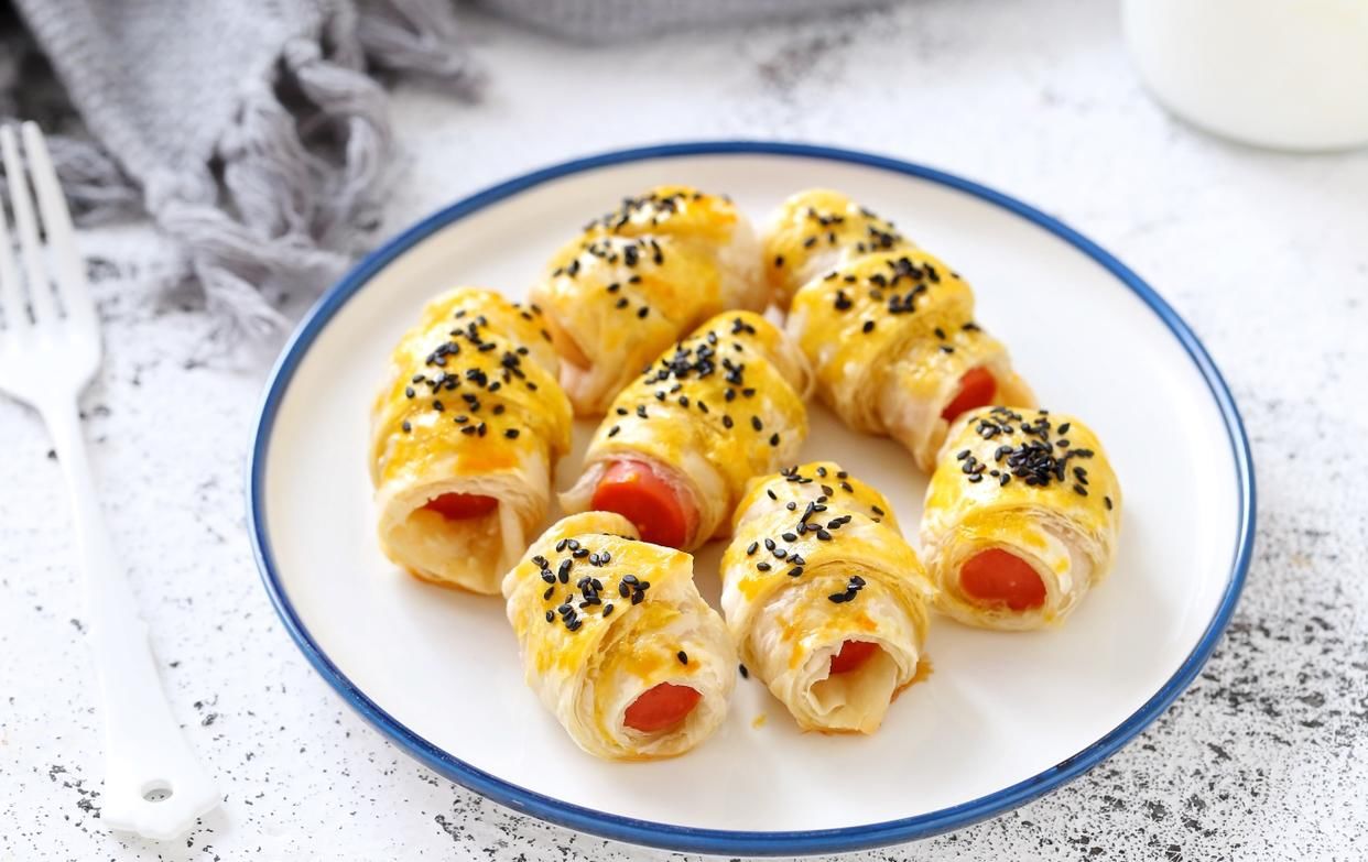  自制|自制懒人早餐，一切一卷再一烤，香酥美味口感好，吃上就不想停嘴