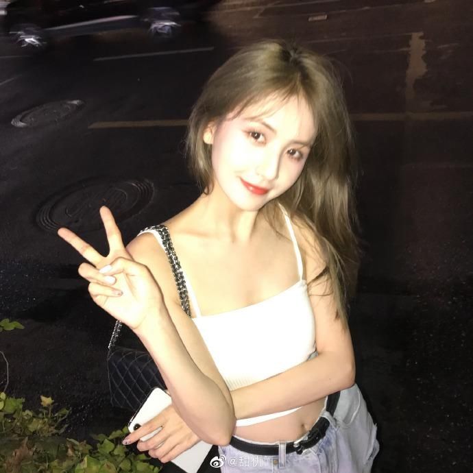  王思聪身边|王思聪换女友速度太快，携全新5名美女深夜出游，前女友怒怼网友