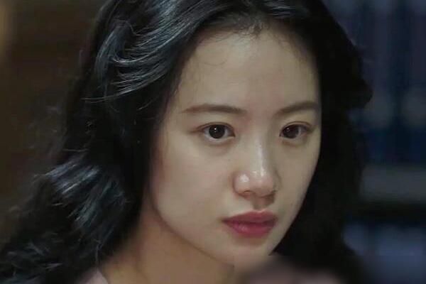  杨采钰|什么是又纯又欲初恋脸？看看李梦王智杨采钰就知道，找找共同点