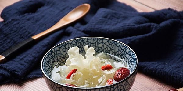  红枣|银耳红枣枸杞汤不能乱喝，6类人群远离，特别女性