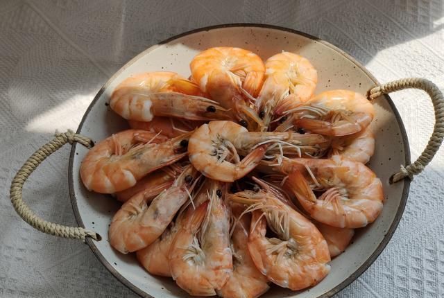 不腥|鲜嫩不腥的白灼虾,海边人都这样做,简单实用看一眼就会