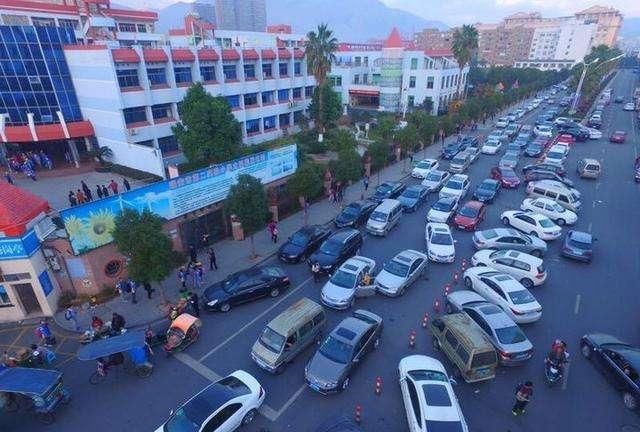 车主|20万车位被霸占，车主一个星期没现身，业主：来了那就别走了