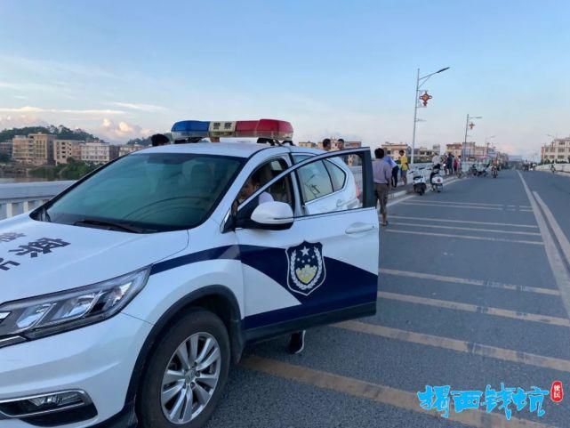  现场|悲剧！揭西一大桥惊现女浮尸，桥上留下鞋子与手机…