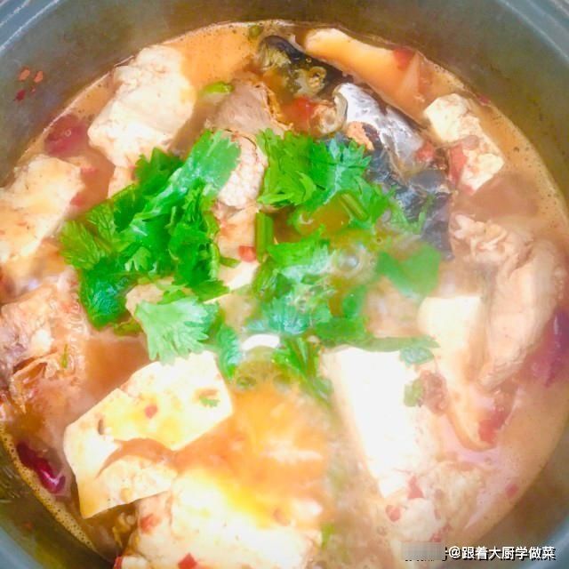 鲤鱼|鲤鱼炖豆腐,鲜香味美,好吃又补钙