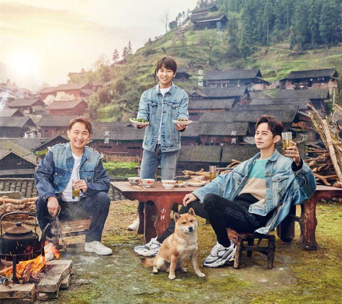  愿露|为何《跑男》导演频出镜？《向往》导演却连面都不愿露，逢出必打码？