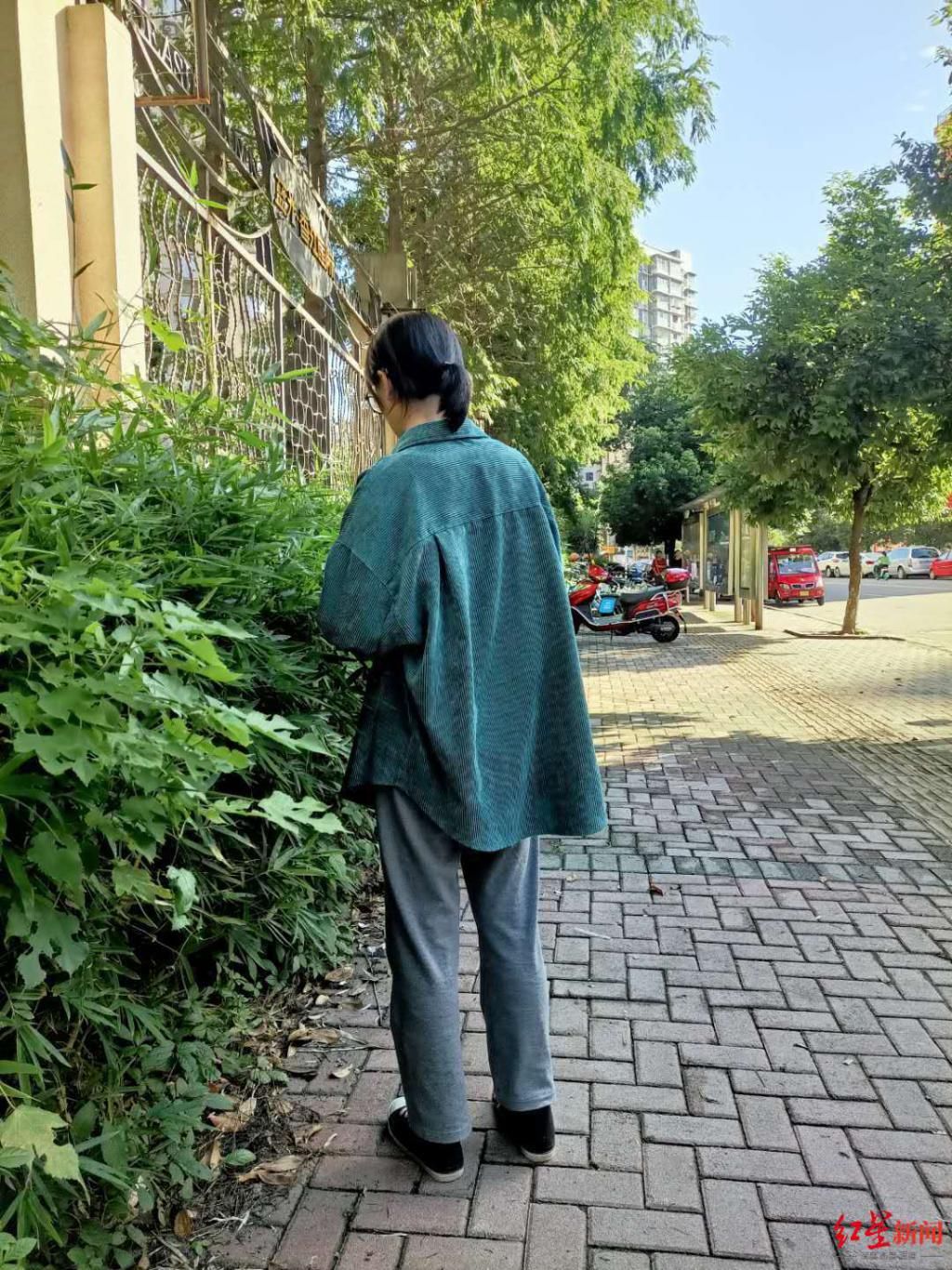 南充|24岁女孩至今无户籍，上户需做亲子鉴定 父亲：先给6万6才配合