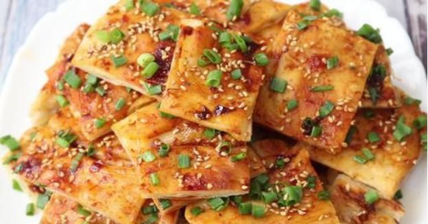  虾仁|精选美食：酱香饼、蚕豆炒虾仁、香煎松饼、葱油白灵菇的做法
