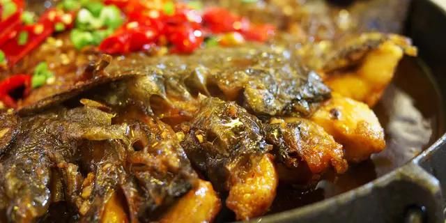 上桌|啤酒鱼好吃的诀窍,做饭20年老师傅告诉你,一上桌连汤都不剩