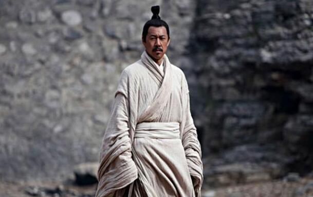  啥意思|老祖宗常说：“浓霜偏打无根草，祸来只奔福轻人”，啥意思？