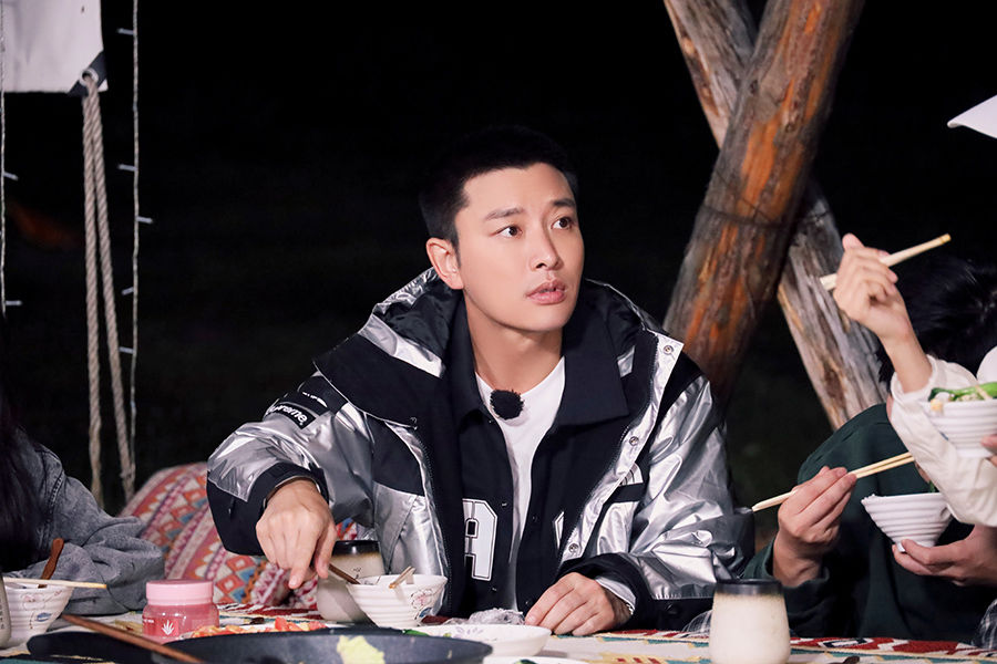 探访|“极挑团”街头探访游客故事 感受云南人文风情