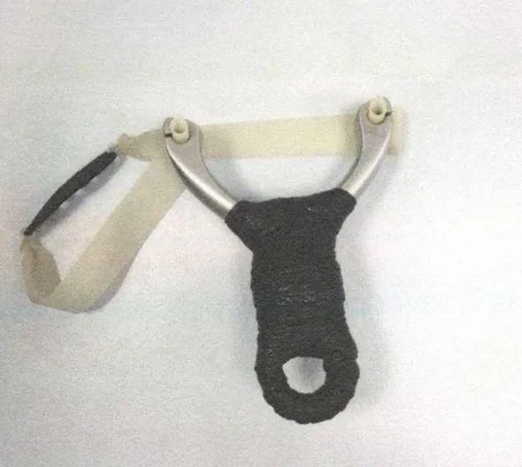 男子|青浦一男子将自己“弹”进了看守所,凶器竟然是…