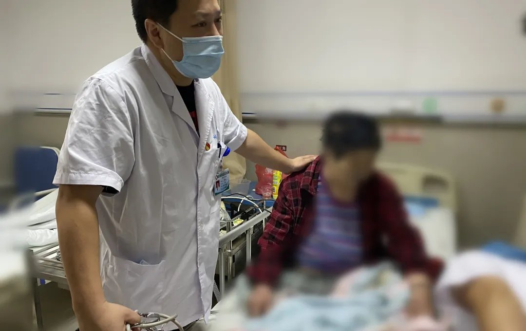  机会|微靖江：钱林医生：放弃机会，自愿留在基层医院近二十年