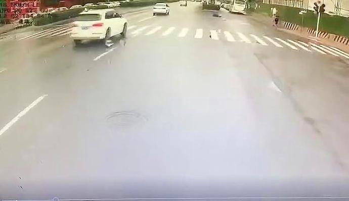 价值观|【践行社会主义核心价值观·友善】点赞!一天三起暖心事 展现郑州文明大爱