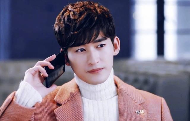  节目|张翰新节目谈初恋秒登热搜，发言大胆自信，果真是“霸道总裁”