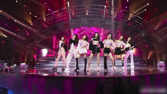  因素|《乘风破浪的姐姐》高开低走负评满满，三大因素令节目变水终烂尾