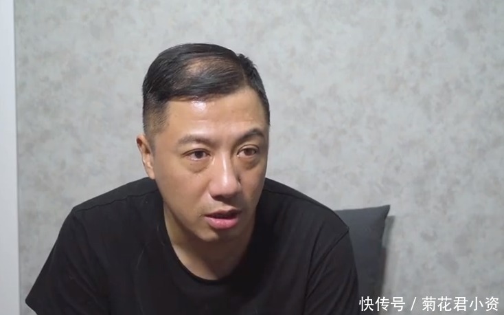 轻松|《德云斗笑社》节目设计有问题,道具做得太大意,徒弟轻松钻过去