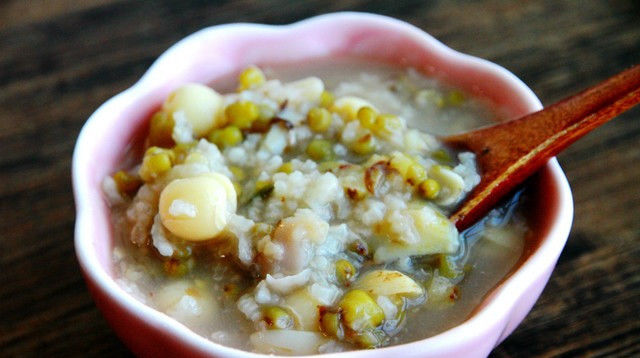  早起|三伏天常做这个粥，消暑解毒口感好，睡前预约好，不用早起就能喝