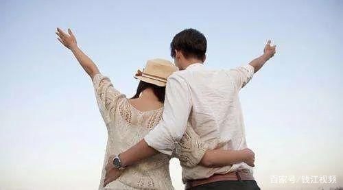  放在包里|趁着女友洗澡，温岭男子动歪心思！还称：我们配不上……