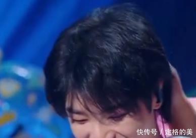 拥抱|华晨宇终于迎来不必避嫌的女嘉宾,节目中主动拥抱,第一次为她哭