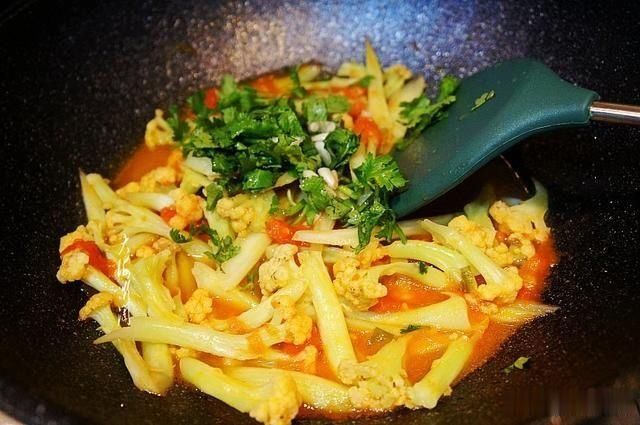 秋天来|入秋后,常给家人做这菜,酸甜爽口,鲜香不腻,大人小孩都爱吃