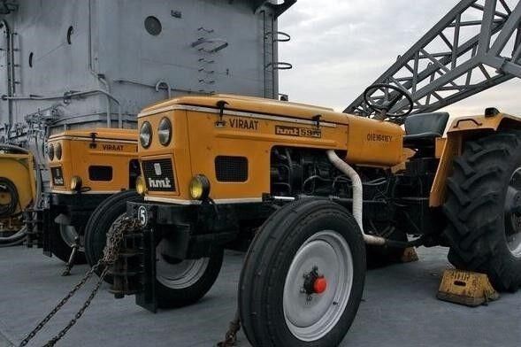  这款|航母上这款不起眼的小车，比法拉利还贵，为何印度却用拖拉机替代？