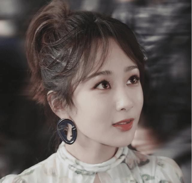  小猴紫|杨紫《中餐厅》后再度录节目，合影一出粉丝激动了，小猴紫终于圆梦