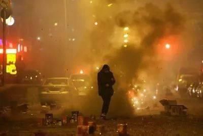 着事|玉州警方成功捣毁一个非法生产烟花炮竹窝点,屋主也着事了.