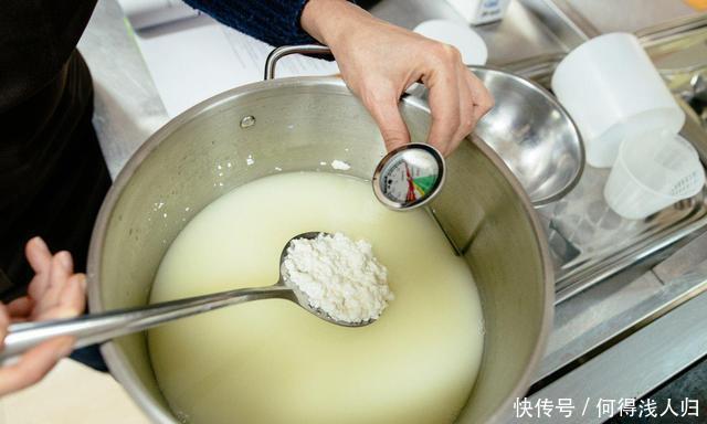 浓郁|想吃奶酪不用买,教你零厨艺做法,奶香浓郁零添加,全家人吃不够