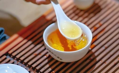  物质|常说喝茶利于健康，那么茶叶中到底是什么成分对人体好？