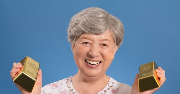 请看护|人到晚年，儿女和钱哪个重要，2个老人说出真实经历