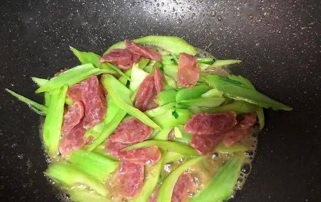  盘中备用|7月底，条件允许的话，这食材要多吃，是菜也是药，错过等明年