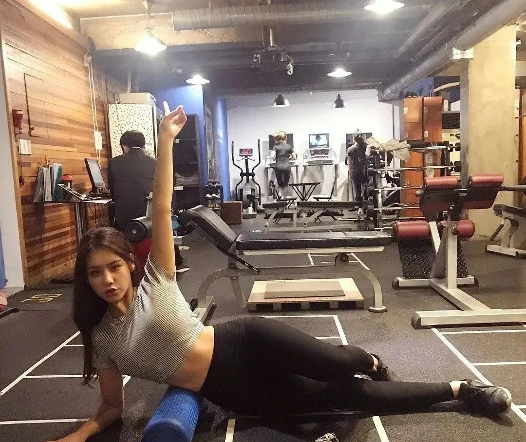  金雅珠|韩国模特金雅珠，靠健身练出“魔鬼身材”，比例太完美了