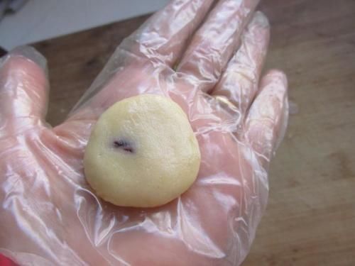  面粉|1个鸡蛋1碗面粉，简单3步就做出的小点心，酥的掉渣，1分钟学会