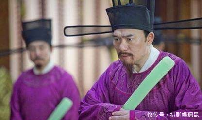 百姓|皇帝偷偷在宰相衣服上烫个洞,第二年发现洞还在,下令:打开库房