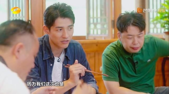  遇险|中餐厅路透：武汉录制遇险紧急弃船，赵丽颖腰伤复发，嘉宾有意思