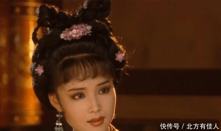  扮演者|同演康熙王朝火了, 索尼走了, 姚启圣老了, 52岁的她美的让人嫉妒