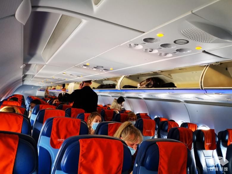 好看|拔草俄航95周年彩绘机！外观和机舱超好看，难怪有近9成上座率