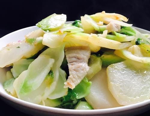 抱儿菜炒肉|这菜遇到必买10斤,每天炒一盘,百吃不腻,体重不过百,穿啥都美