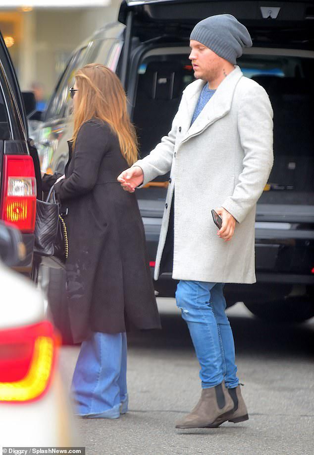 母亲丽萨|猫王唯一外孙自杀身亡年仅27岁，母亲痛哭流涕称他和猫王最像