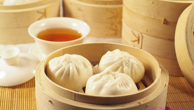 锅中烧水|牛肉蒸包、白菜水饺、牛肉夹馍的家常做法,营养美味