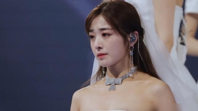  李斯丹妮|《浪姐》总决赛，伊能静穿婚纱致敬梅艳芳？还和王智上演姐妹情深